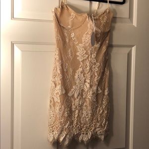 NWT - Storia Daydream Lace Dress - S